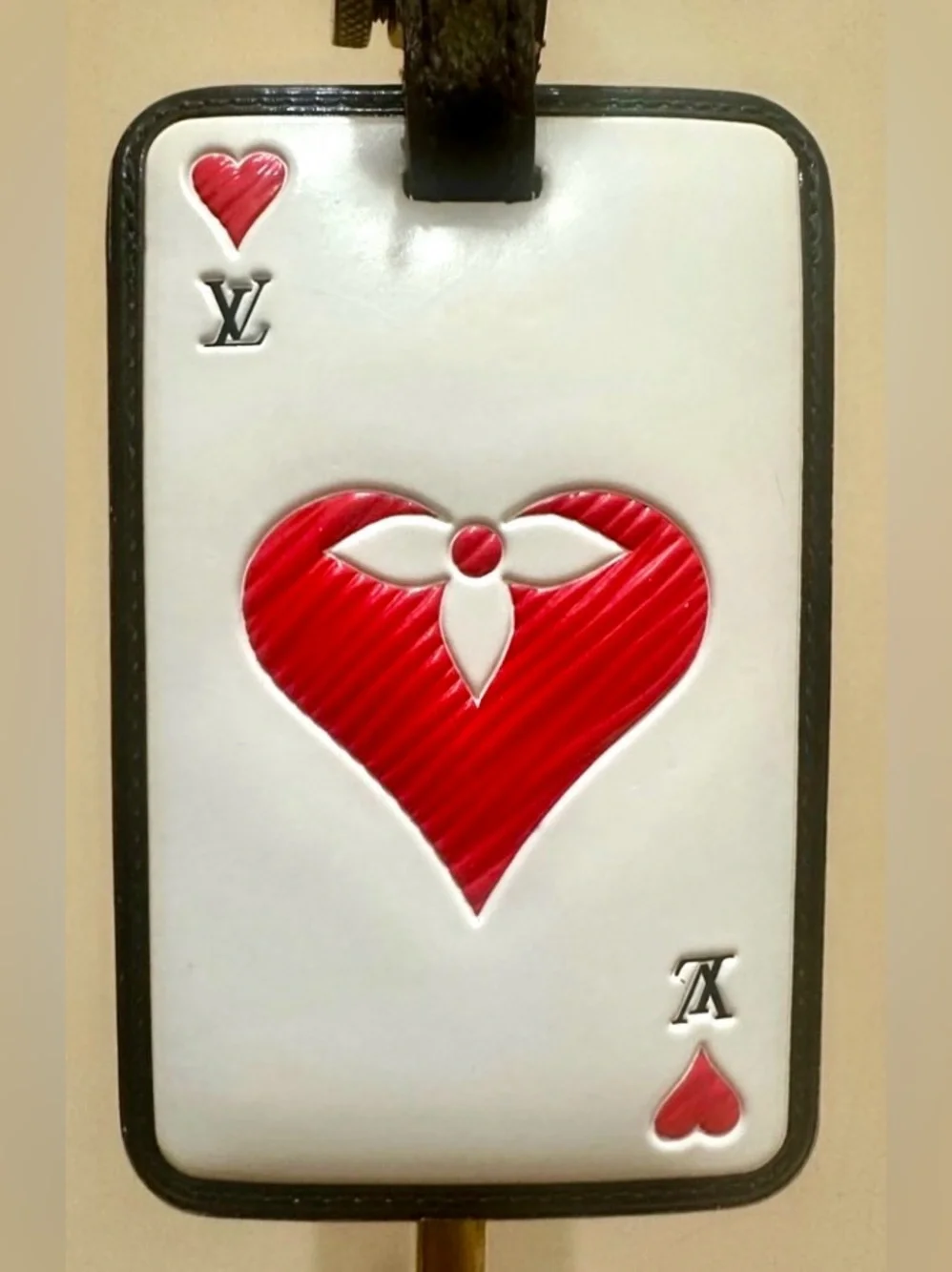 👑✅PRICE FIRM✅RARE🔥AUTHENTIC Louis Vuitton Heart Playing Card Luggage Tag